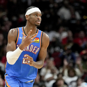 凭借密不透 凭借密不透